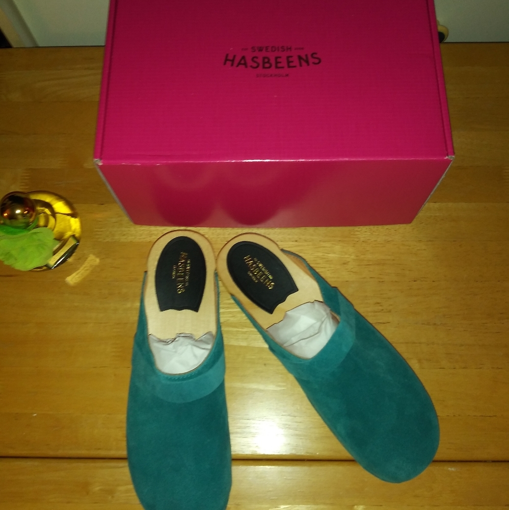 Swedish Hasbeens Teal Suede Clogs - Picture 12 of 14